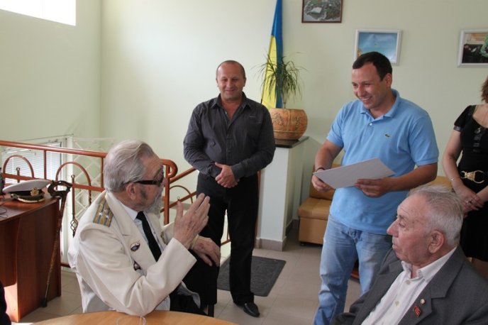 Ветеранів Великої вітчизняної війни зібрали, щоб послухати про війну та привітати зі святом (ФОТО) – 19