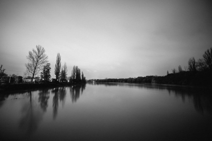 Страхітлива краса: фотограф зафіксував, як в Ужгороді виглядав паводок вночі  – 08