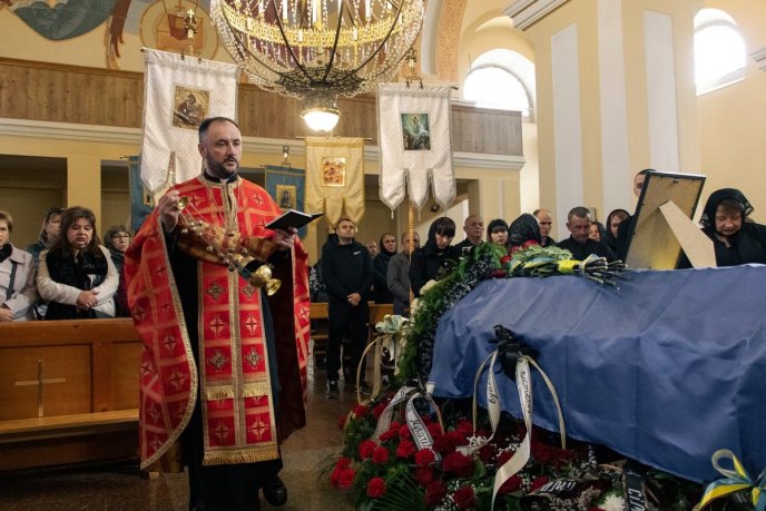 У Мукачеві поховали військового, який із перших днів війни був на фронті – 05