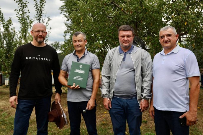 На Мукачівщині у День пасічника відзначили працівників галузі бджільництва – 03
