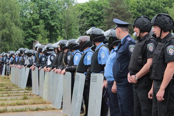 На Мукачівщині приборкували масові заворушення (ФОТО) – 09
