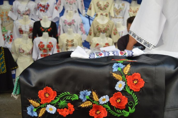 В Ужгороді стартував фестиваль "Медовий спас" – 20