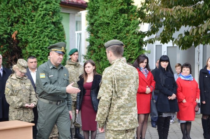 Прикордонники привітали вихованців військового ліцею зі святом – 05