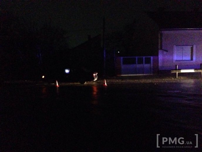 У Мукачеві неподалік мосту сталась ДТП: водій втік з місця події – 04