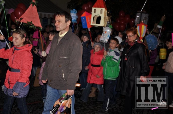 День Святого Мартина у Мукачеві: смачні наїдки, запашне вино і насичена культурна програма (ФОТО) – 27