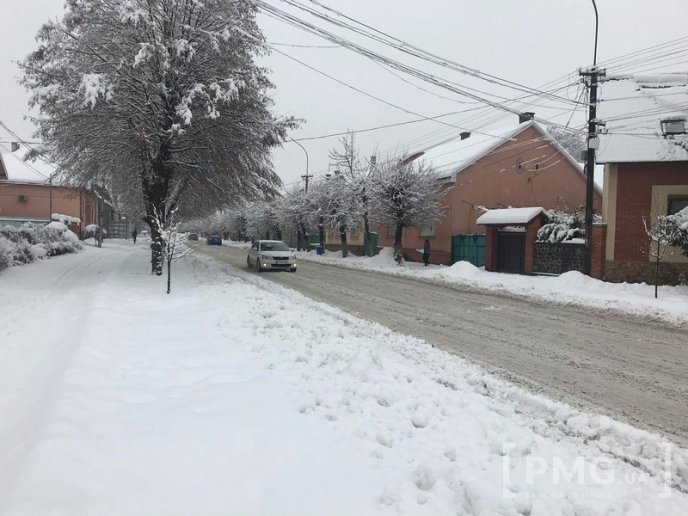 Наслідки негоди: Мукачево потопає у снігу – 03 Наслідки негоди: Мукачево потопає у снігу – 03