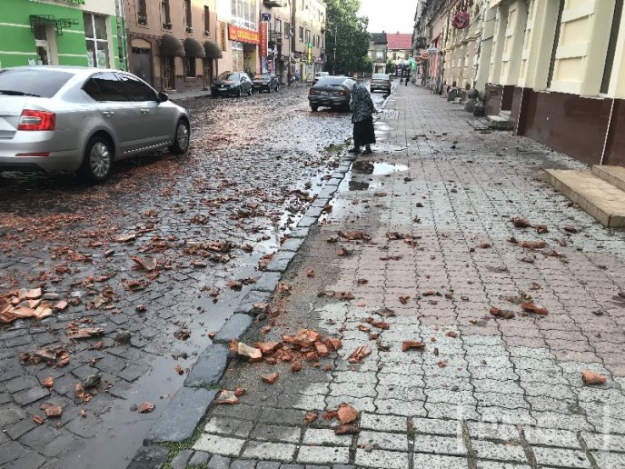 В самісінькому центрі Мукачева сталася надзвичайна подія – 02