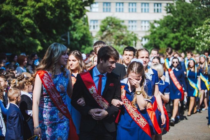 В Ужгородській ЗОШ №3 відлунав останній дзвінок (ФОТО) – 06