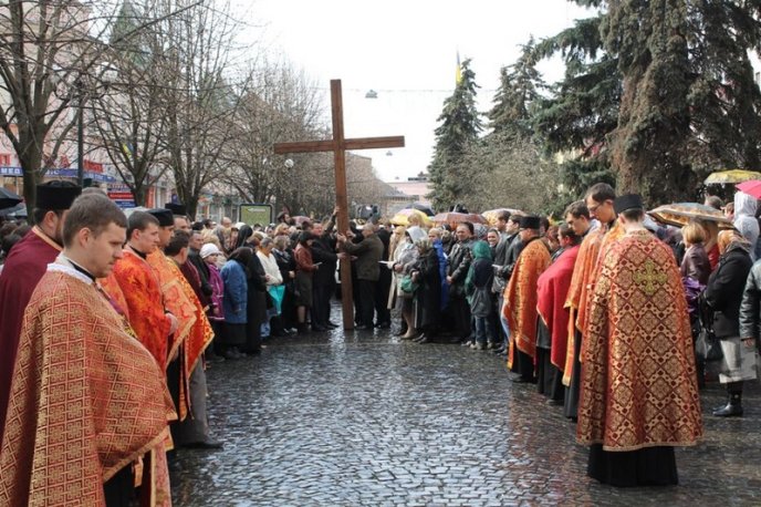У Мукачеві пройшла масштабна хресна хода (ФОТО) – 15