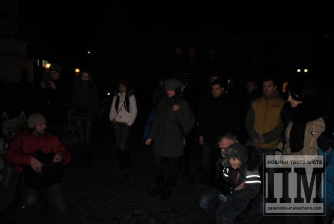 Мукачівці пом’янули героїв, які загинули на Майдані (ФОТО) – 12