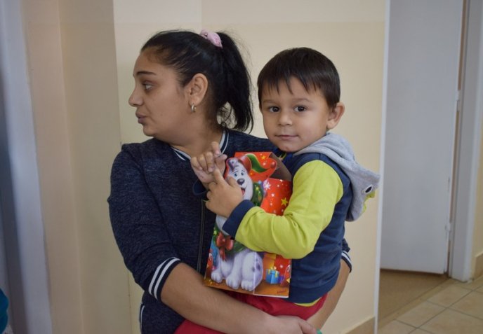 Для маленьких пацієнтів Ужгородської міської дитячої лікарні влаштували свято – 09