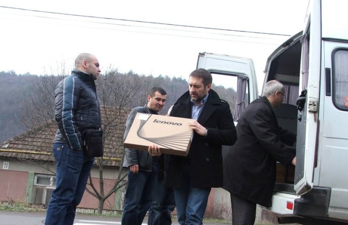 Кілька шкіл Мукачівського району отримали інтерактивні дошки, проектори та ноутбуки – 03