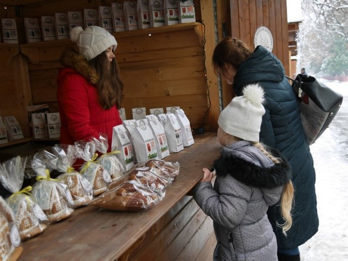 В Ужгороді розпочався новорічно-різдвяний ярмарок – 10