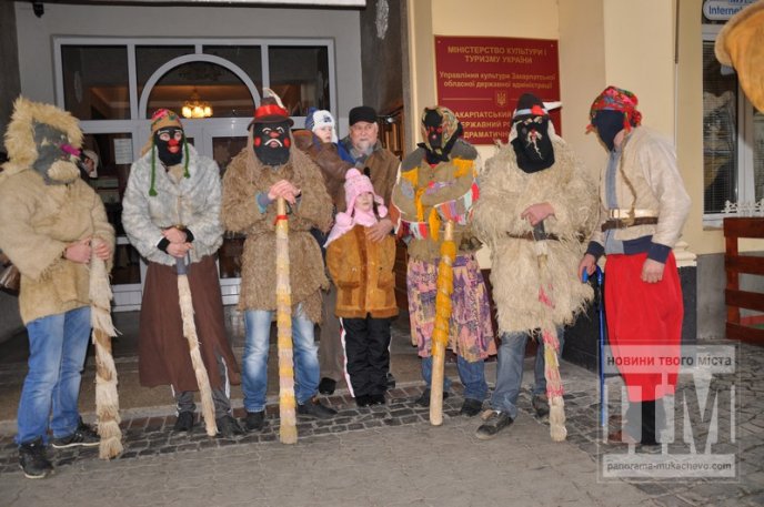 Цьогоріч “Червене вино” в першу чергу нагадує фестиваль шашлику, а вже потім вина – турист із Німеччини (ФОТОРЕПОРТАЖ) – 08