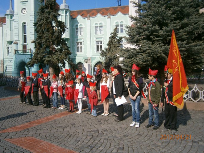 Мукачівських школярів прийняли в піонери (ФОТОРЕПОРТАЖ) – 10