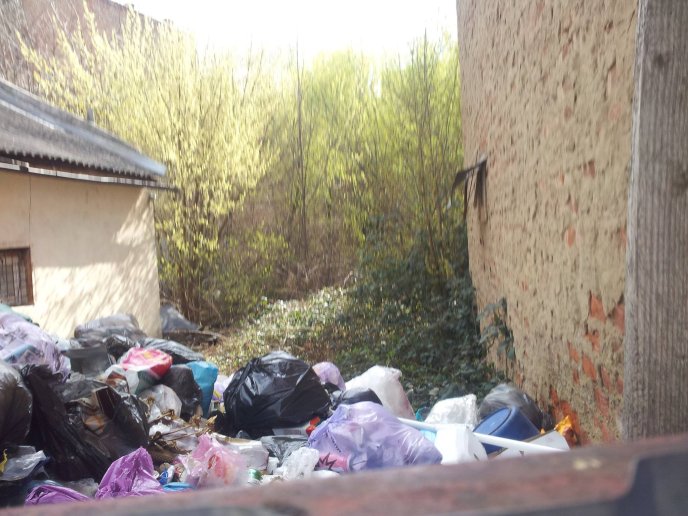 В історичному центрі Ужгорода розмістили сміттєзвалище (ФОТО) – 03