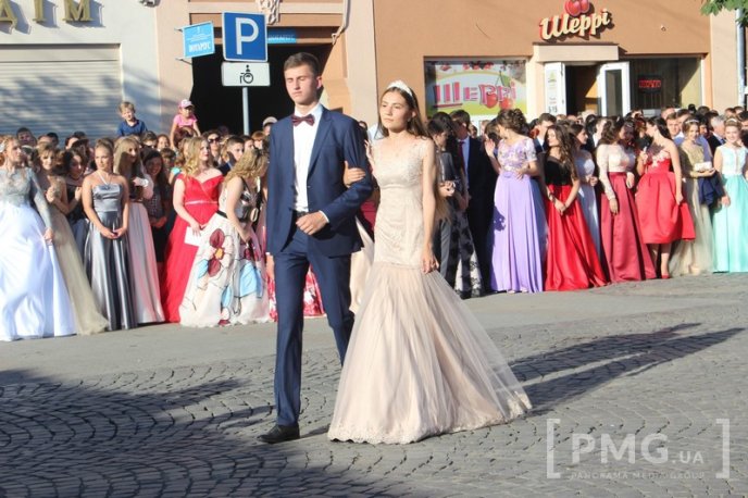 У Мукачеві нагородили випускників-медалістів – 27