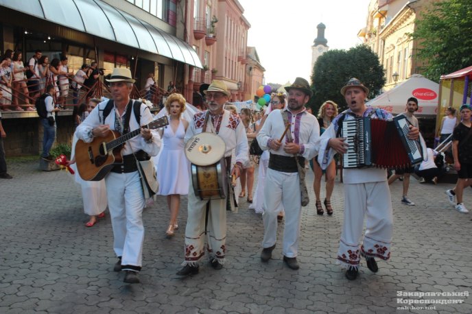 Парад наречених в Ужгороді: як це було – 03