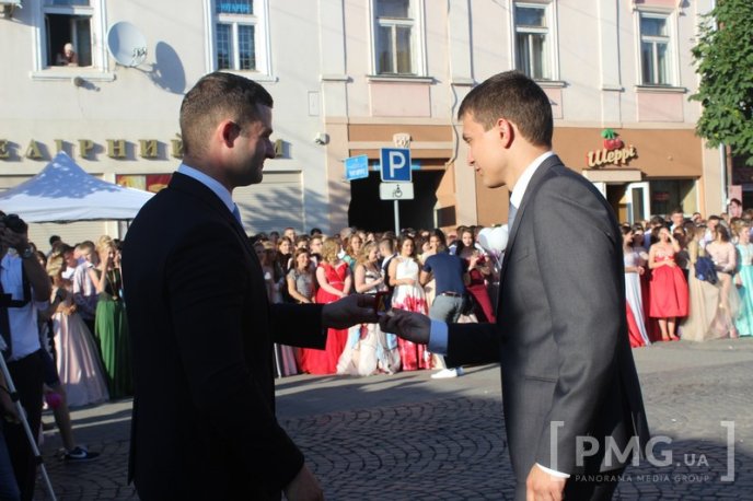 У Мукачеві нагородили випускників-медалістів – 71