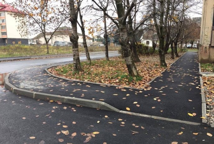 У Мукачеві завершили капремонт шести внутрішньоквартальних проїздів – 03