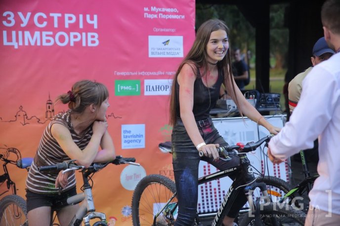Миттєвості велозаїзду у Мукачеві: фоторепортаж із "Літньої зустрічі цімборів" – 47