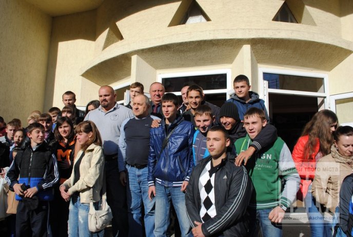 Презентація фільму "Іван Сила" у Мукачеві: повний зал, шквал оплесків та вигуки "Браво!" (ФОТО) – 05