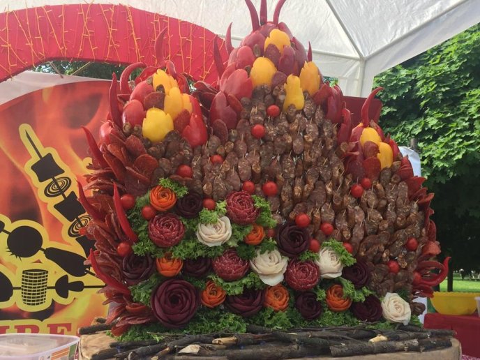 У Мукачеві визначили переможця третього фестивалю «Огинь і мнясо» – 02