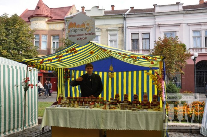 Мукачево бджолярське: у місті стартувало свято меду (ФОТОРЕПОРТАЖ) – 17