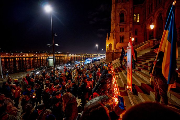 Будапештський парламент вимкнув освітлення в пам’ять жертв Голодоморів – 07
