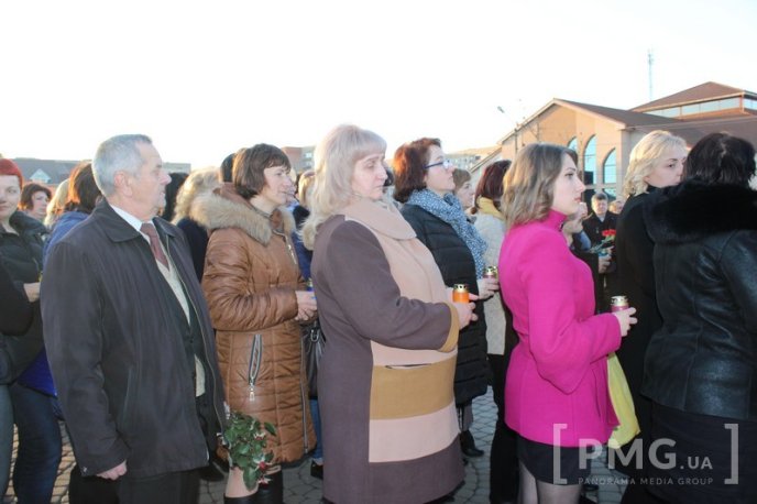 У третю річницю Євромайдану мукачівці вшанували пам’ять Героїв Небесної Сотні – 14