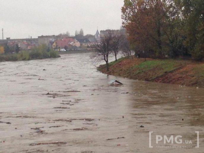 Рівень води у Латориці в межах Мукачева, Кольчина та Чинадієва сильно піднявся – 23