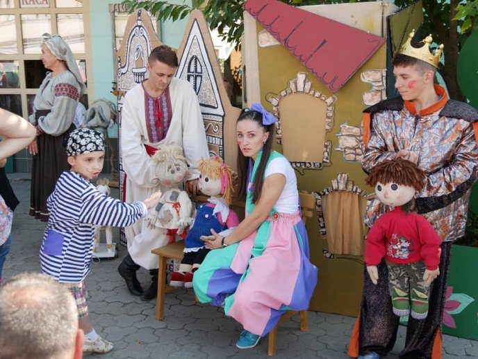 "Подорожуючі ляльки" завітали до Ужгорода – 05