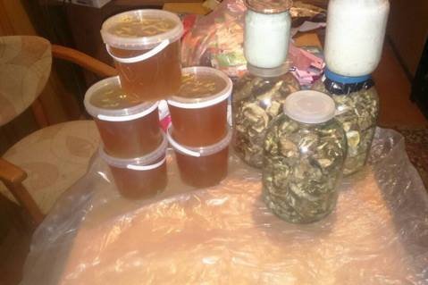 Двоє чоловіків пограбували торговий кіоск біля ринку – 01