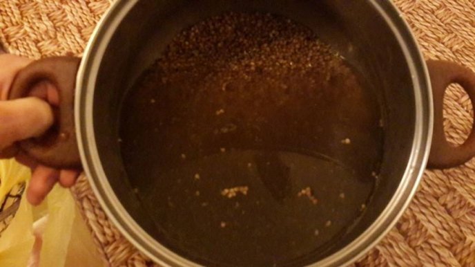 В одному із магазинів Ужгорода продають гречку з болотом – 02