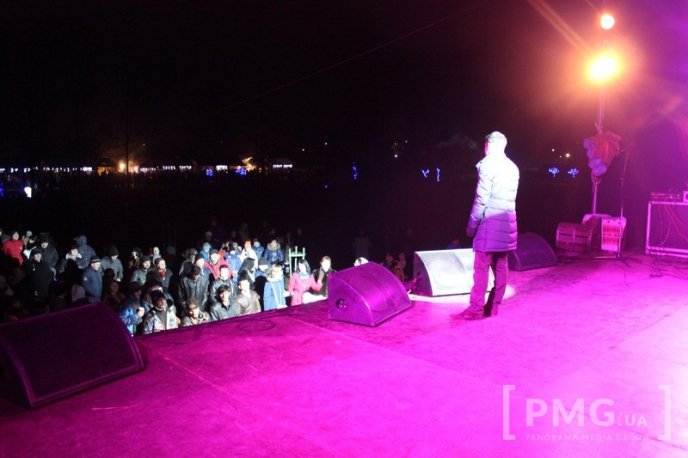 Другий день фестивалю "Червене вино – 2016" супроводжувався виступами закарпатських співаків – 08