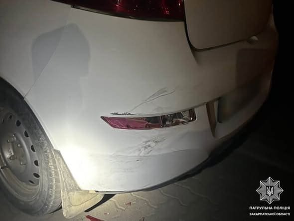 В Ужгороді нетвереза водійка ВАЗа спричинила подвійну ДТП – 01