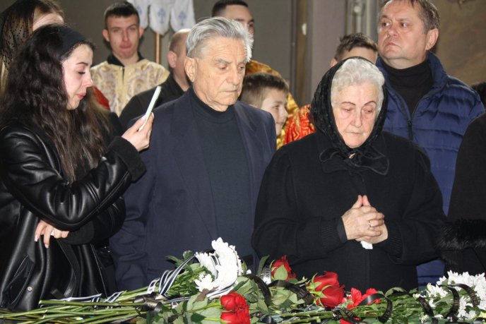 На Хустщині прощалися із захисником, який отримав уламкове поранення – 05 На Хустщині прощалися із захисником, який отримав уламкове поранення – 05