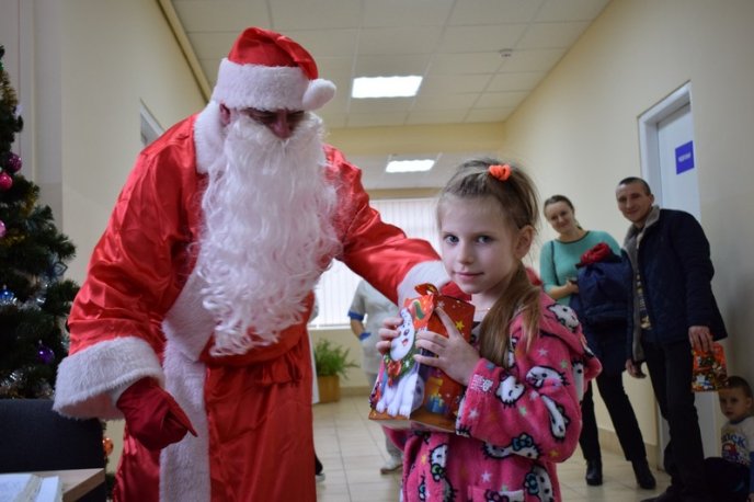 Для маленьких пацієнтів Ужгородської міської дитячої лікарні влаштували свято – 14