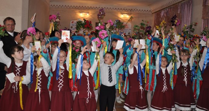 У Мукачеві привітали найдорожчих у світі людей – матерів (ФОТО) – 07