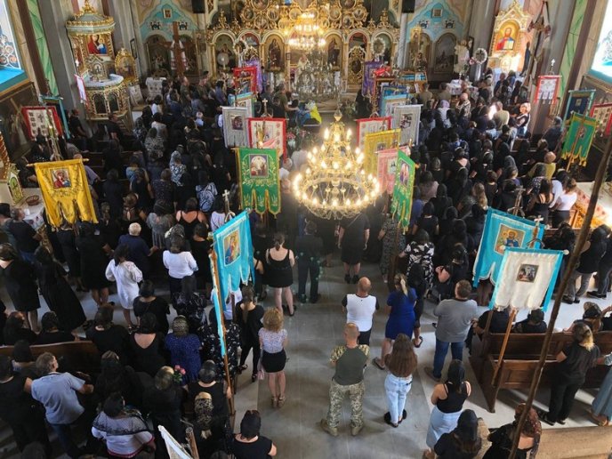 На Закарпатті провели в останню путь ще одного Героя – 06