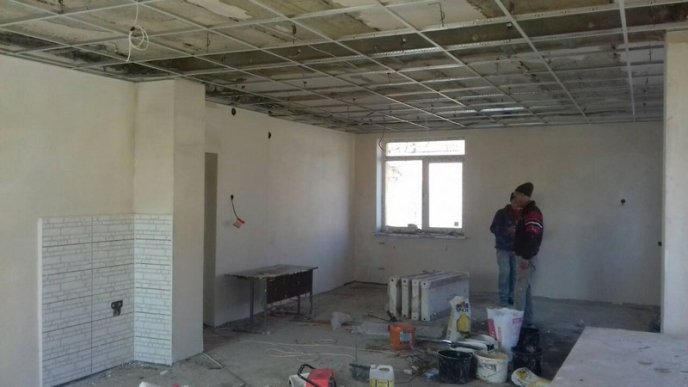 У Мукачеві тривають роботи з реконструкції будівлі станції юних техніків – 04