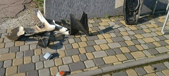 В обласному центрі двоє юнаків на скутері зіткнулись з іномаркою – 03