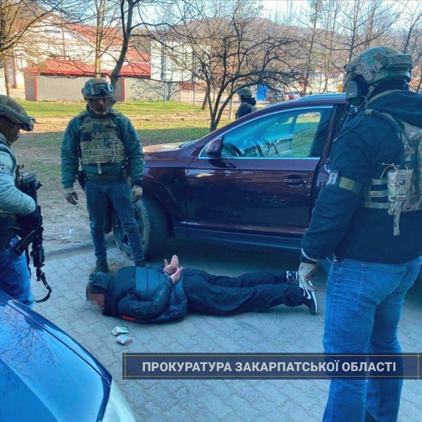 На Закарпатті викрито небезпечне злочинне угруповання, одним із учасників якого є депутат – 04