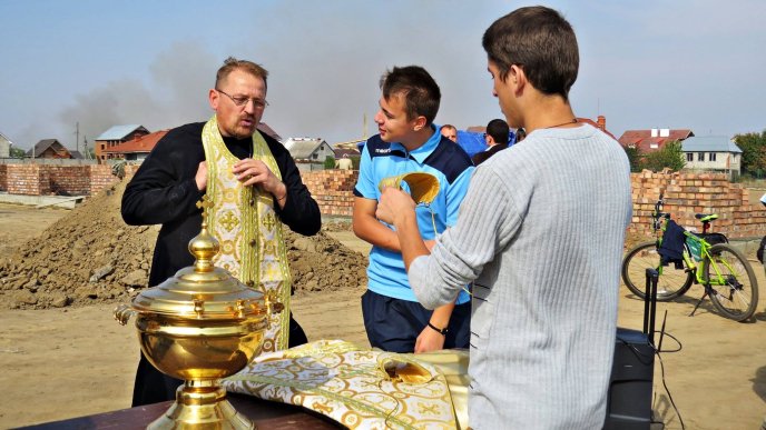 На Закарпатті відкрили та освятили "Минай-арену" – 09