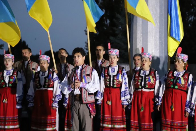 Світанок в Ужгороді зустріли молитвою за Україну – 04