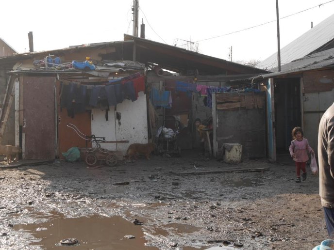 Представники ужгородської влади завітали у ромське поселення міста – 05