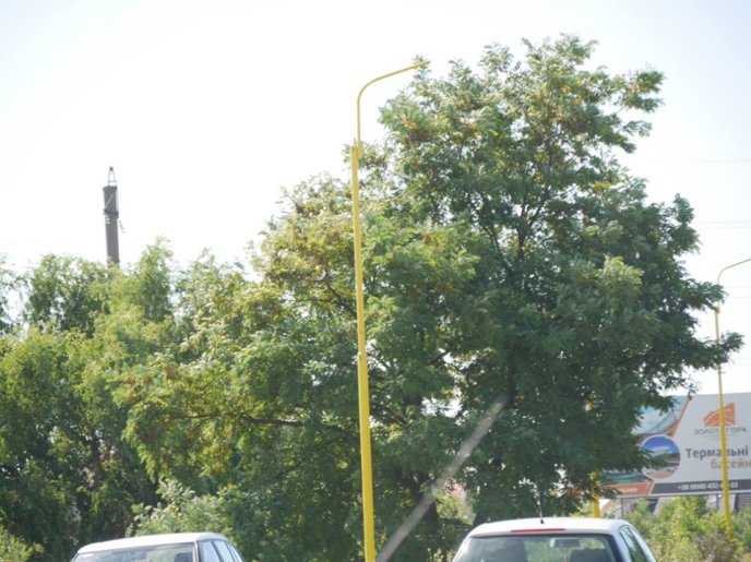 В Ужгороді встановлювали нові опори для вуличного освітлення – 03