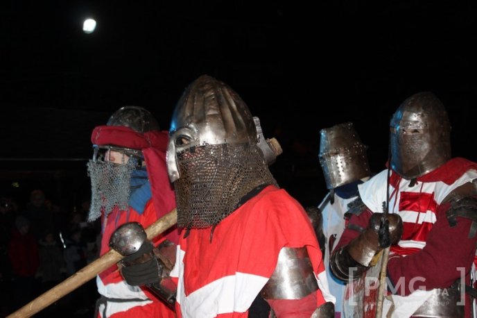 Яскраве святкування Дня святого Мартина у Мукачеві: парад ліхтариків, лицарські бої та вогняне шоу – 50 Яскраве святкування Дня святого Мартина у Мукачеві: парад ліхтариків, лицарські бої та вогняне шоу – 50