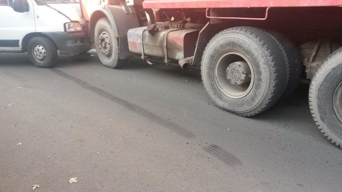 В Ужгороді в ДТП зіткнулись відразу 5 автомобілів (ФОТО) – 07