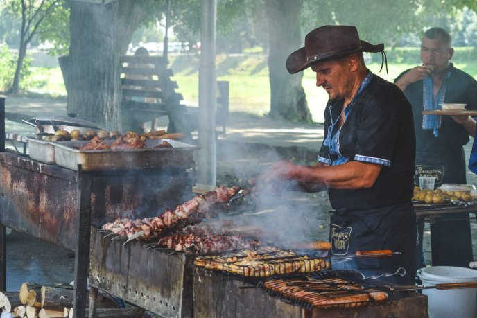 В Ужгороді на набережній Незалежності розпочався Петрівський ярмарок – 02